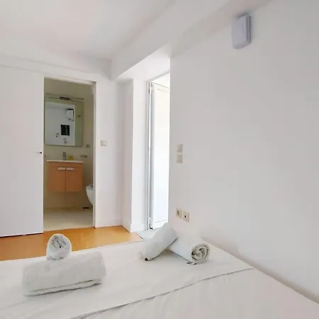 Apartment A Cozy And Cute Penthouse, Stathmos Larisis *
