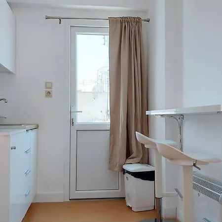 Apartment A Cozy And Cute Penthouse, Stathmos Larisis *