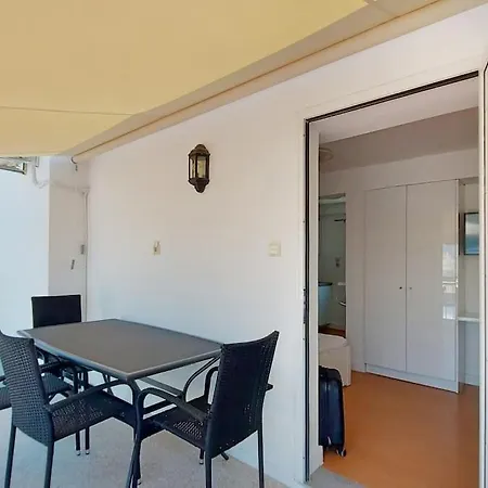 A Cozy And Cute Penthouse, Stathmos Larisis Apartment